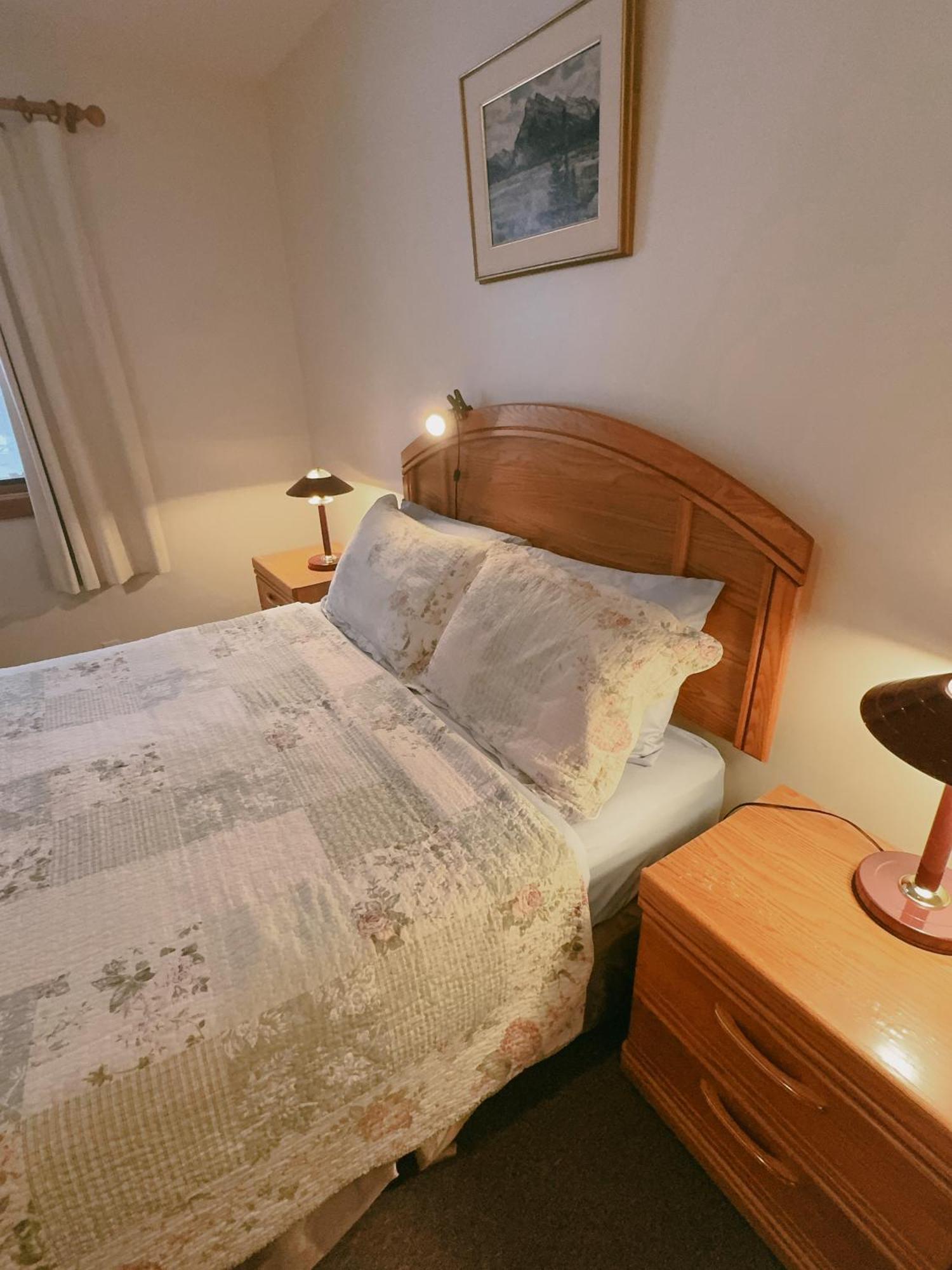 Alpine Meadows Lodge Golden Bagian luar foto