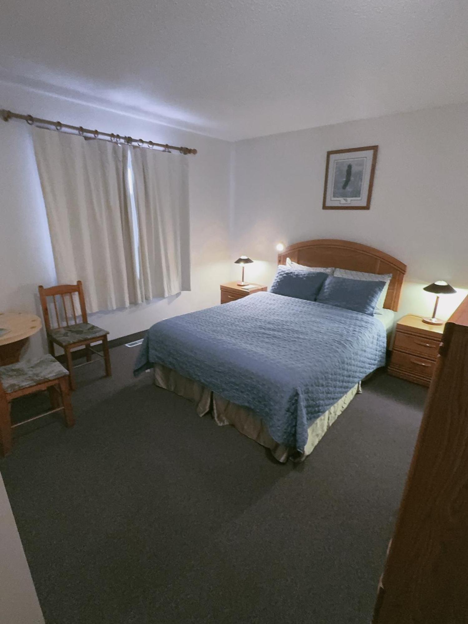 Alpine Meadows Lodge Golden Bagian luar foto