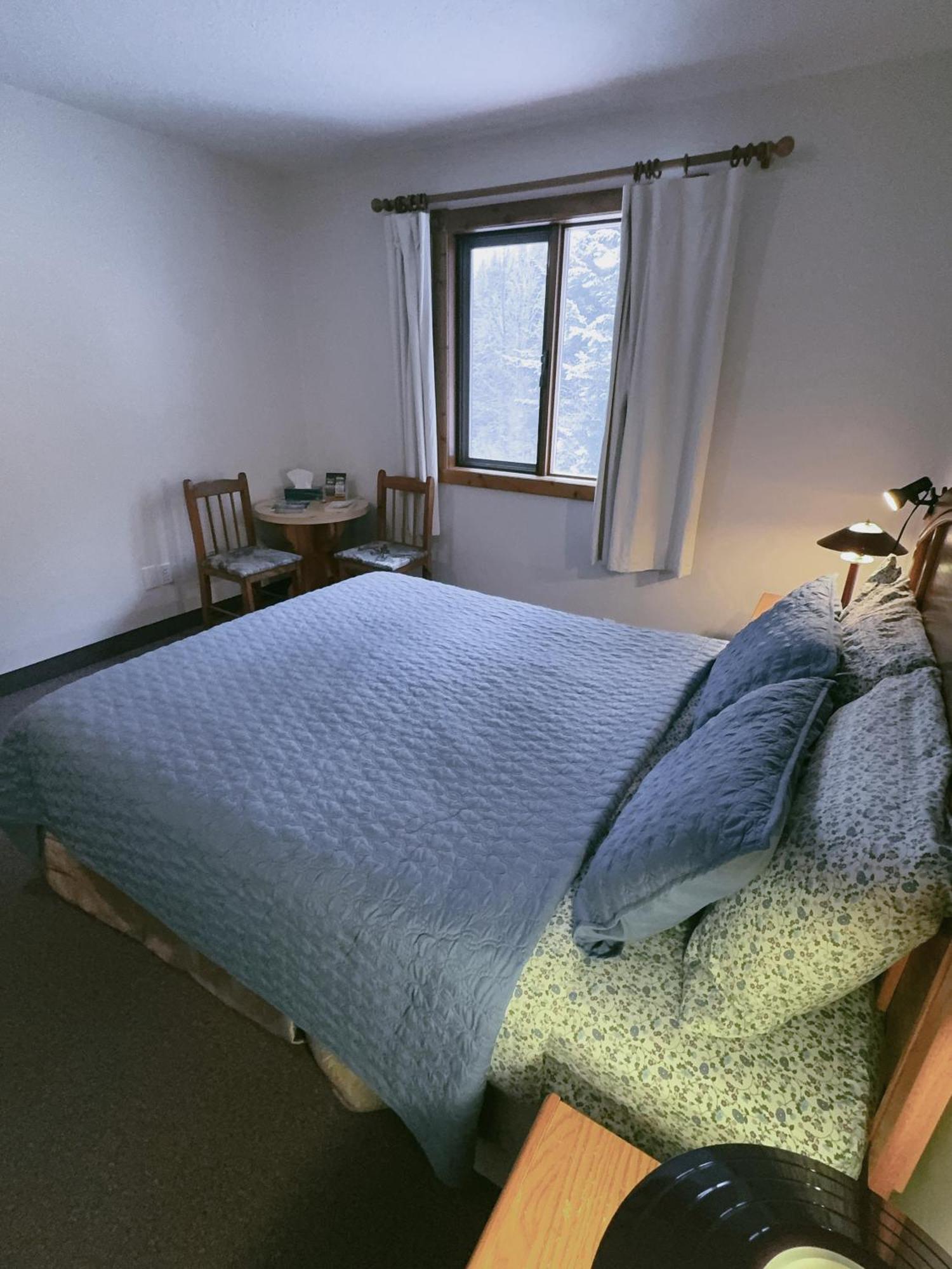 Alpine Meadows Lodge Golden Bagian luar foto