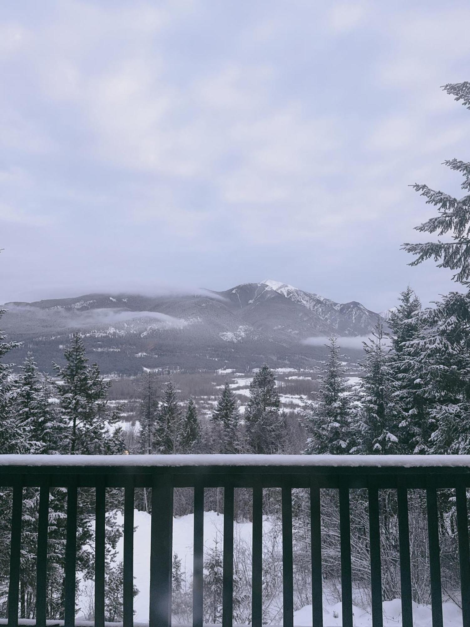 Alpine Meadows Lodge Golden Bagian luar foto