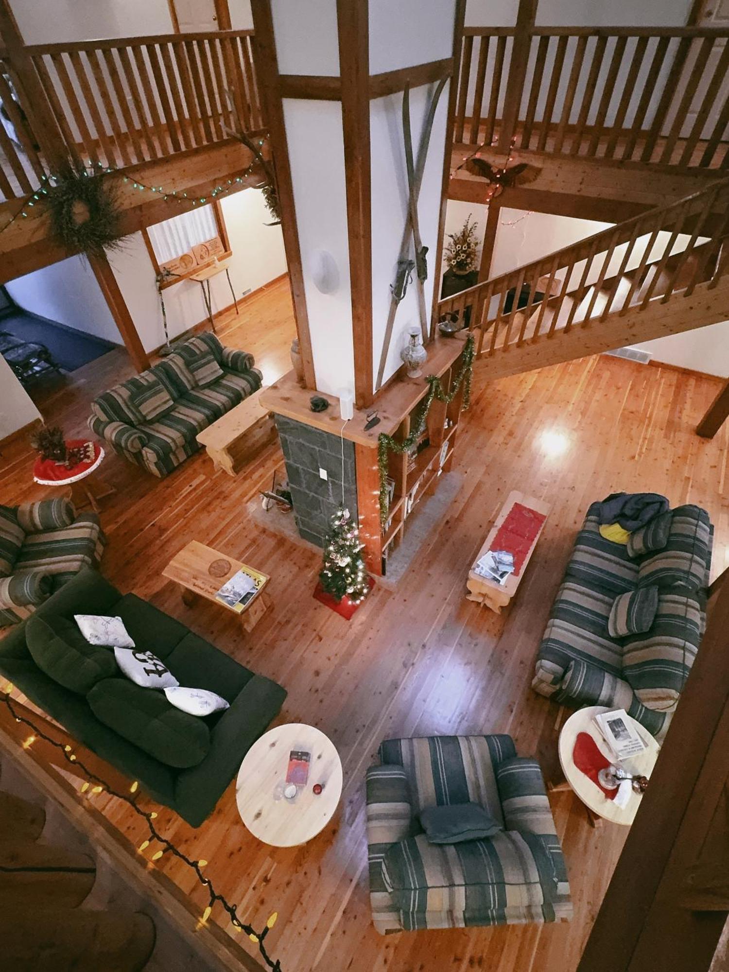 Alpine Meadows Lodge Golden Bagian luar foto