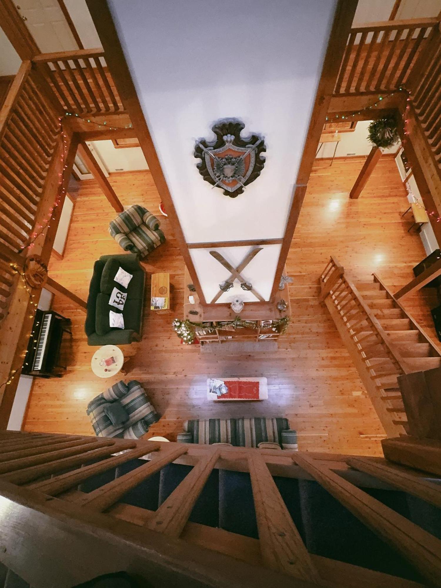 Alpine Meadows Lodge Golden Bagian luar foto