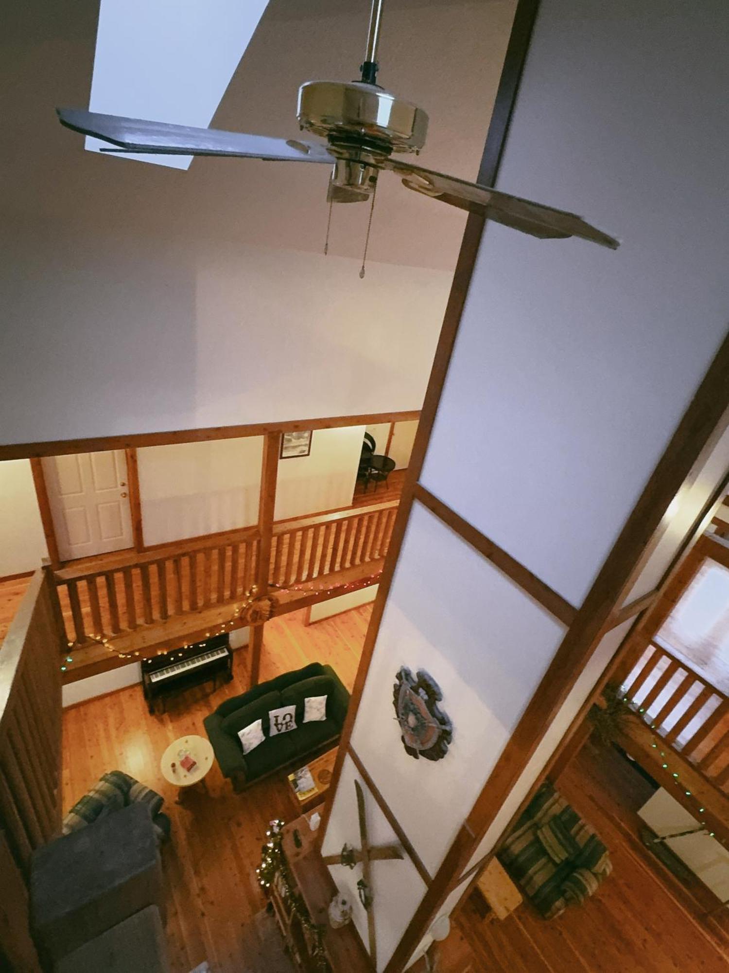 Alpine Meadows Lodge Golden Bagian luar foto