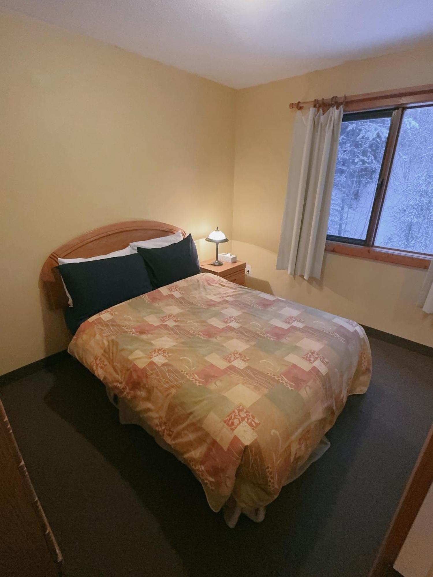 Alpine Meadows Lodge Golden Bagian luar foto