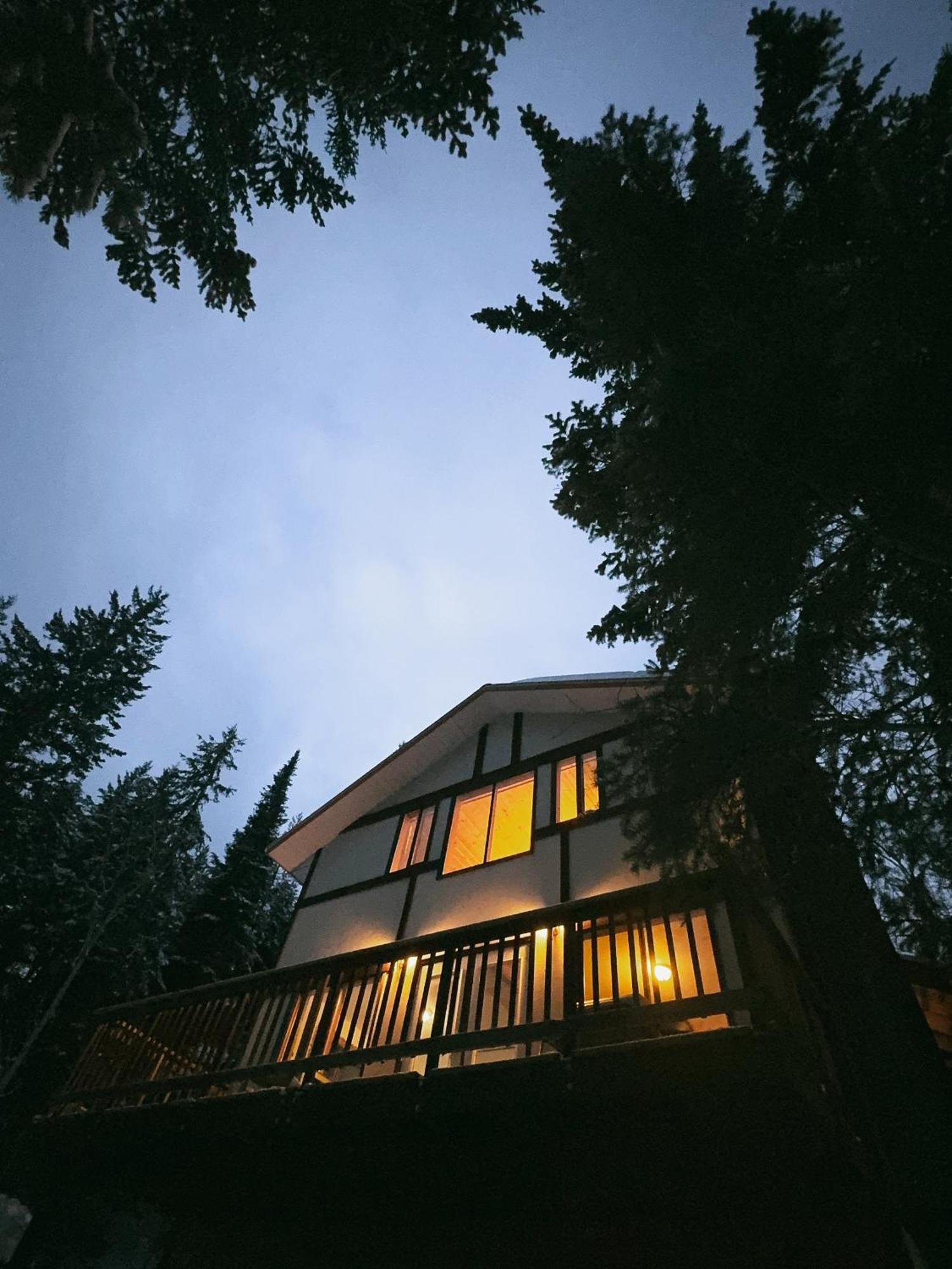 Alpine Meadows Lodge Golden Bagian luar foto