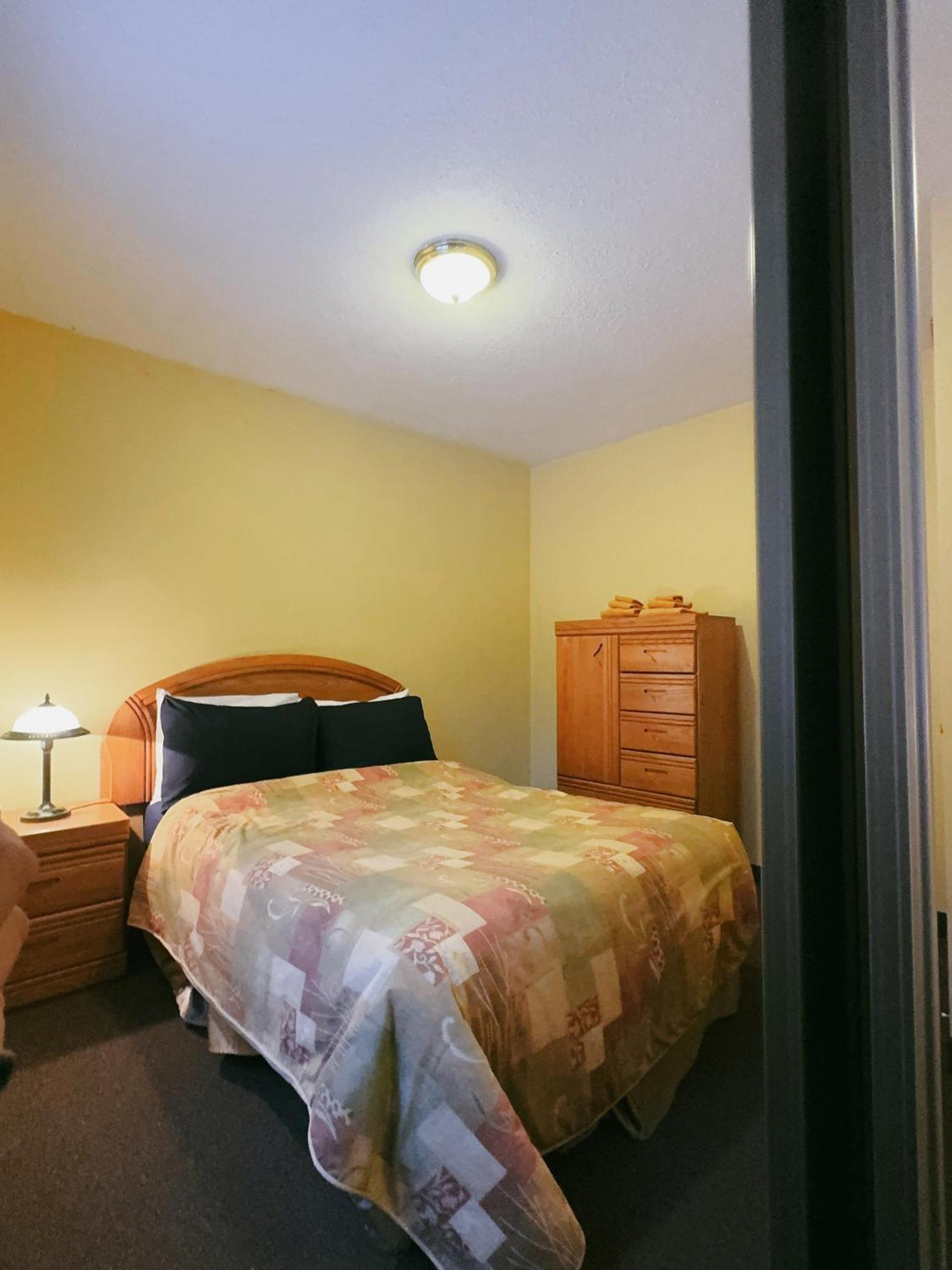 Alpine Meadows Lodge Golden Bagian luar foto