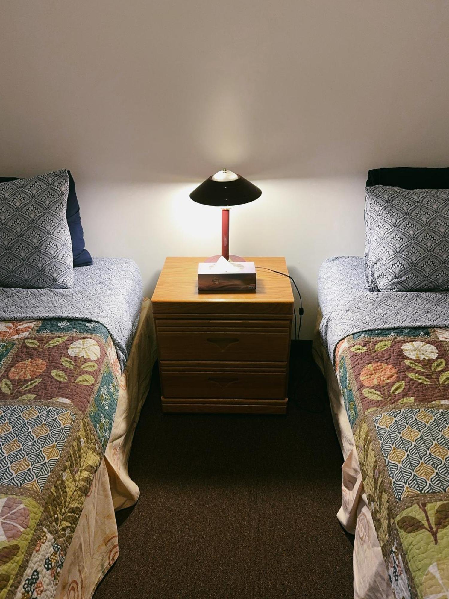 Alpine Meadows Lodge Golden Bagian luar foto