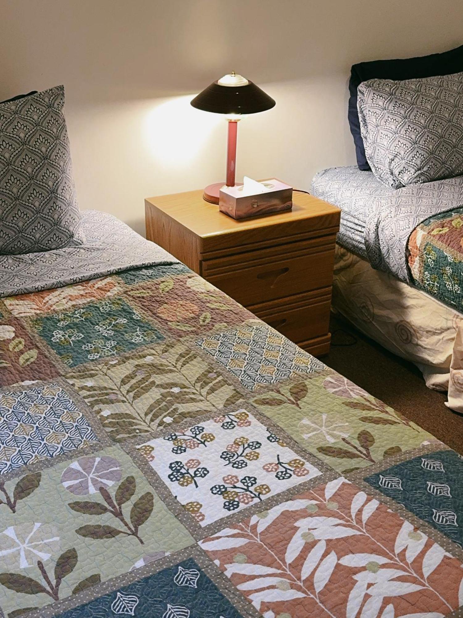 Alpine Meadows Lodge Golden Bagian luar foto