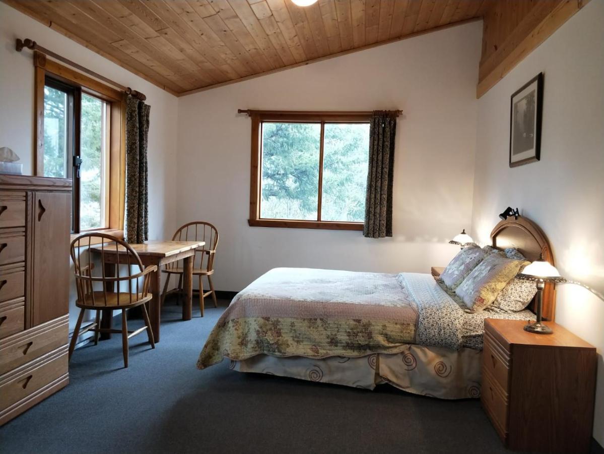 Alpine Meadows Lodge Golden Bagian luar foto